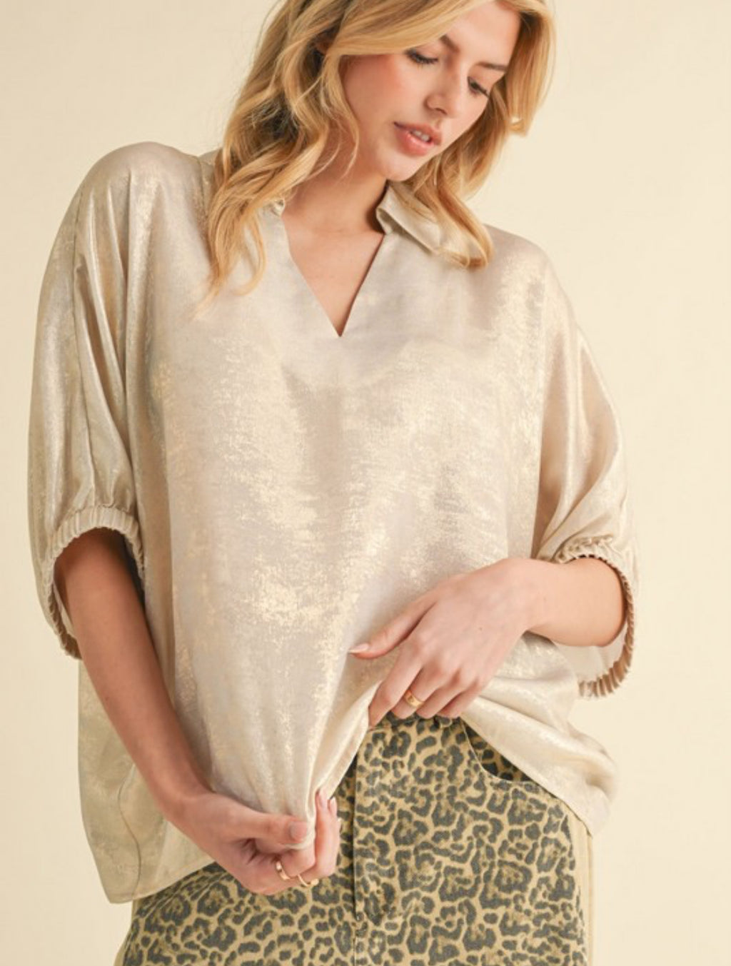 Gold pearl metallic shimmer top(roomy fit)