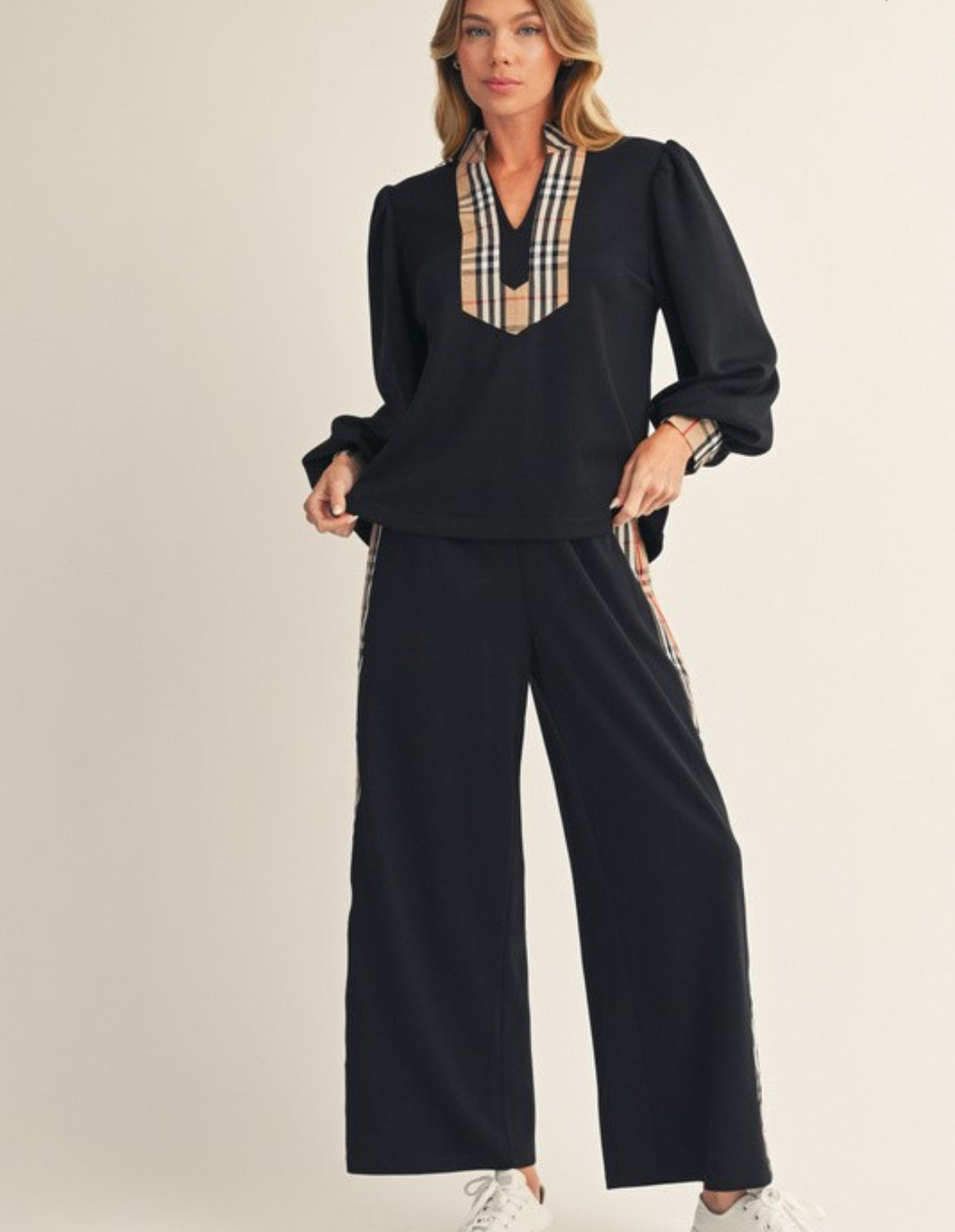 Black pullover with plaid contrast vneck