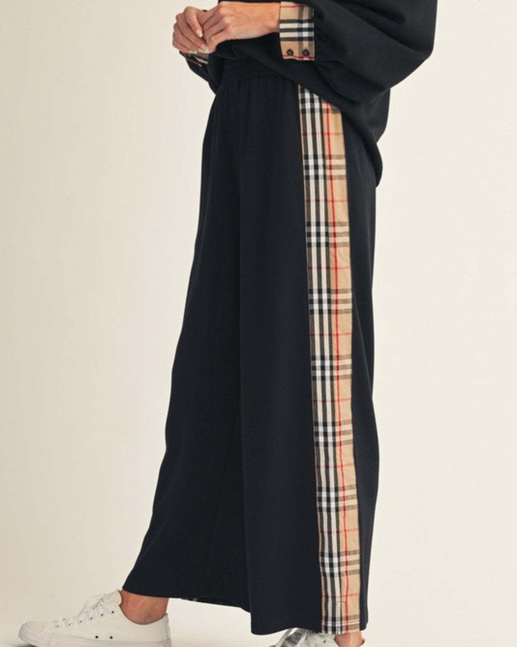 Black bottoms w/plaid contrast stripe down side