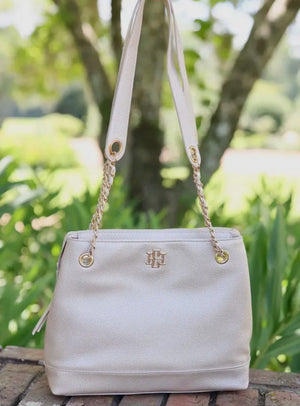 Teegan tote in Tan or pearl