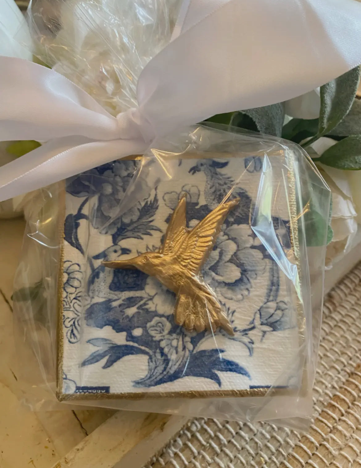 Chinoiserie gilded humming bird art