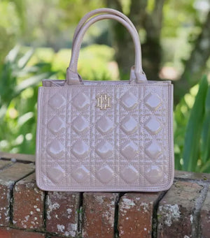 Quilted tote bag/crossbody in taupe or black