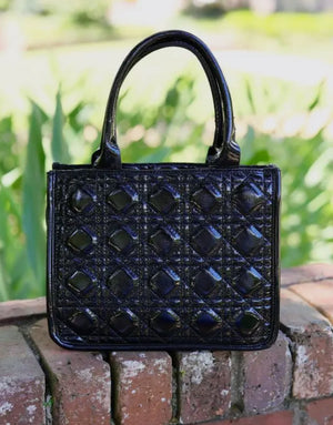 Quilted tote bag/crossbody in taupe or black